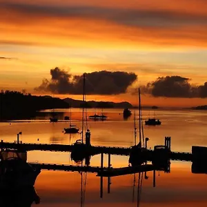 Harbour House 3*, Ganges Canada